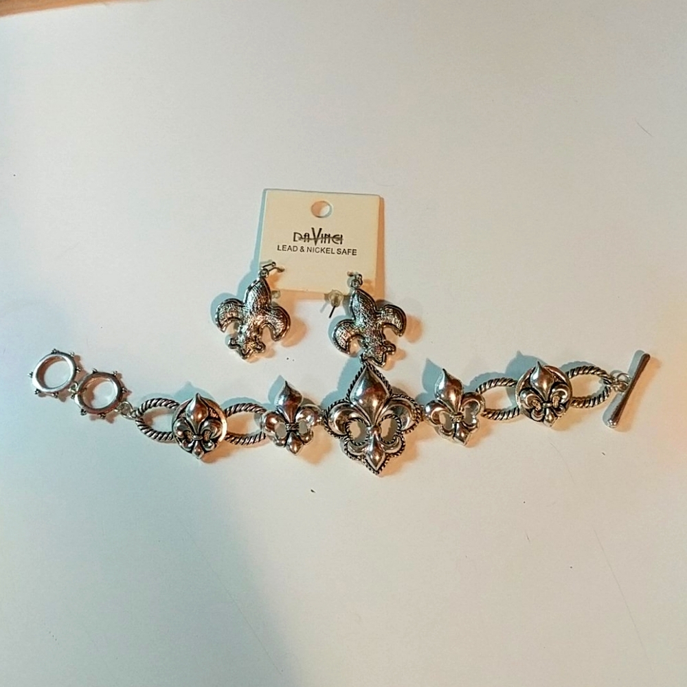 DaVinci Fleur De Lis Earrings & Bracelet